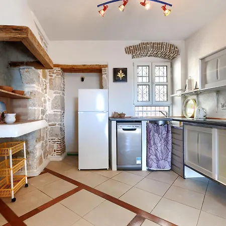 Vista By Interhome Appartement Vrsar